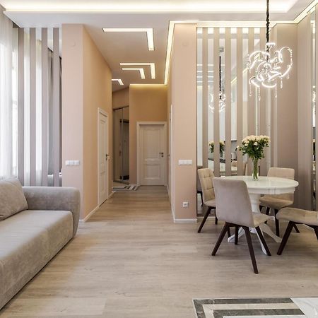 Royal Stylish Apartment In The Old City ลวีฟ ภายนอก รูปภาพ