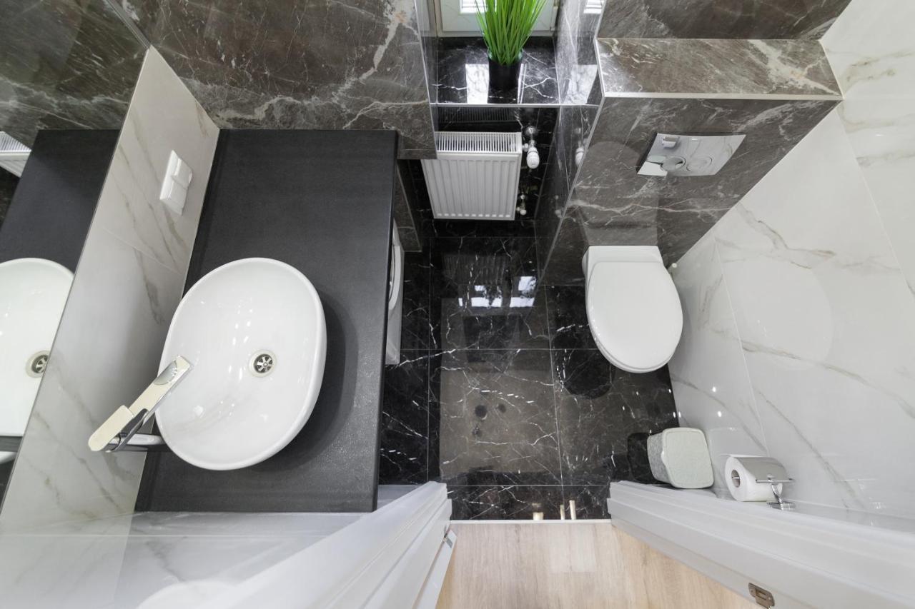 Royal Stylish Apartment In The Old City ลวีฟ ภายนอก รูปภาพ