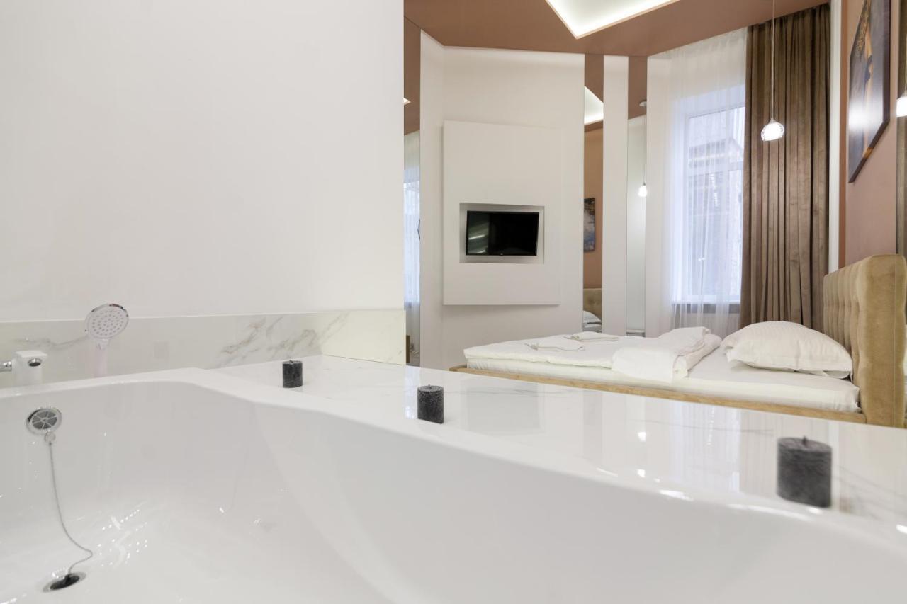 Royal Stylish Apartment In The Old City ลวีฟ ภายนอก รูปภาพ